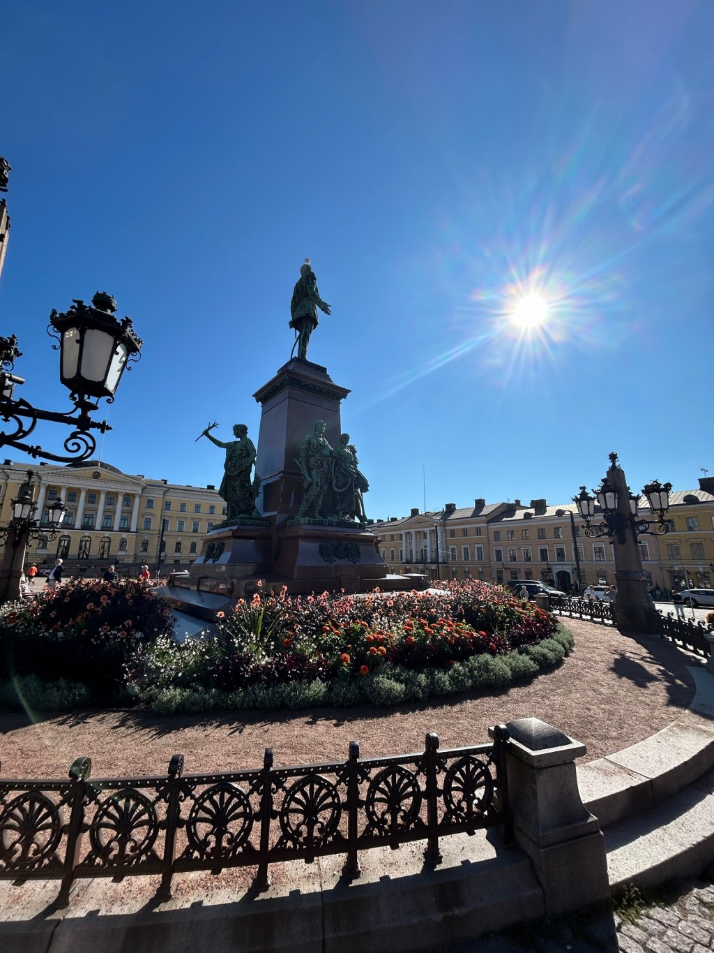 Finnland, Helsinki: Walking tour, Market Square eats, and relaxing in&nbsp;saunas